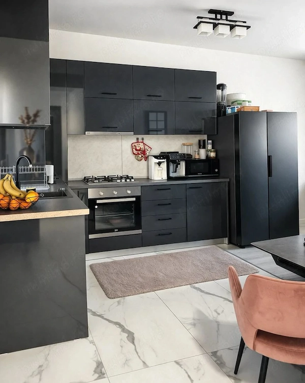 Apartament 3 camere. Terasa 20 mp. Decomandat. Etaj 2. Mobilat. Zona Penny — fotografia 3