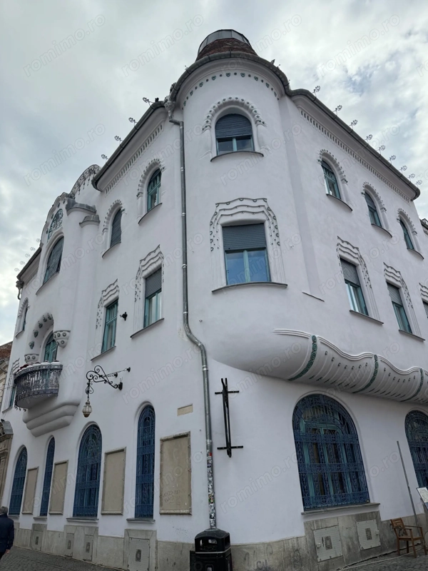 Spațiu elegant de închiriat în clădire istorică Casa Steiner Miks — fotografia 1