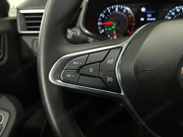 RENAULT Clio 2023 — imagine 18
