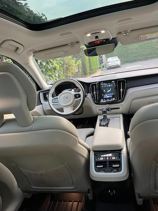 VOLVO XC60 2018 — imagine 7
