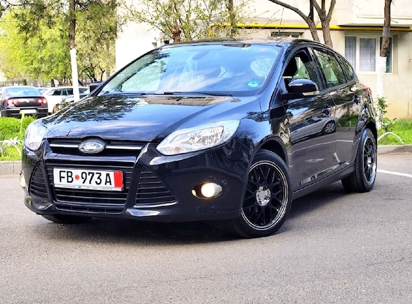 Ford Focus 1.6 benzină clasic MPI, Climă, senzori