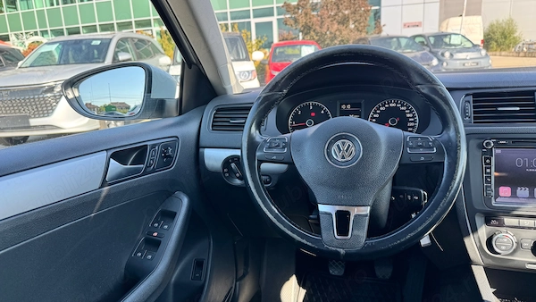 VOLKSWAGEN Jetta 2013 — imagine 9
