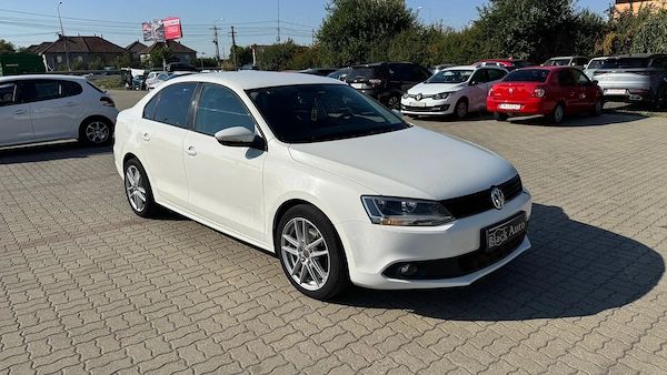 VOLKSWAGEN Jetta 2013 — imagine 3