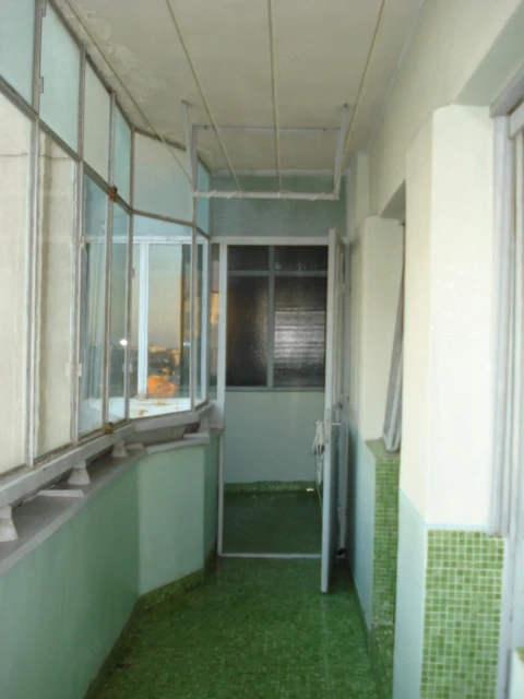 UltraCentral (Galeriile Comerciale) Ploiesti - Apartament: 2 Camere Decom Su 66 mp, Etaj 4 9, cu Bal — fotografia 3