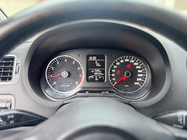 VOLKSWAGEN Polo 2010 — imagine 2