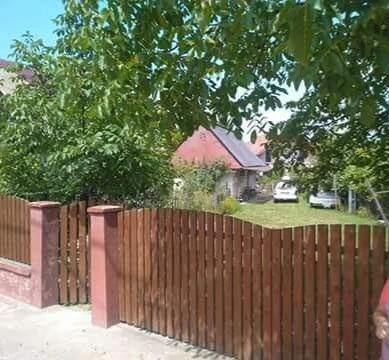 Vând casă și teren