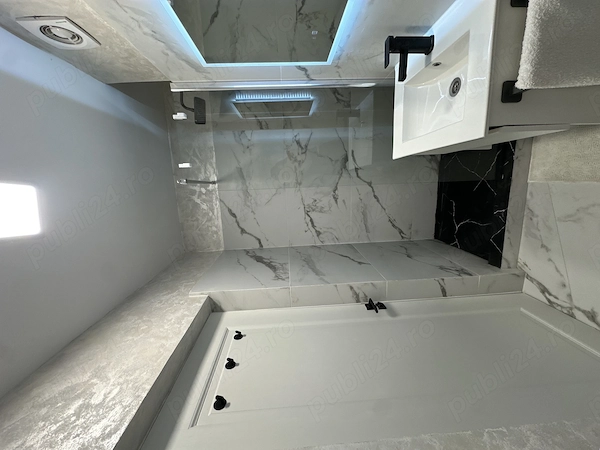 Închiriez apartament central