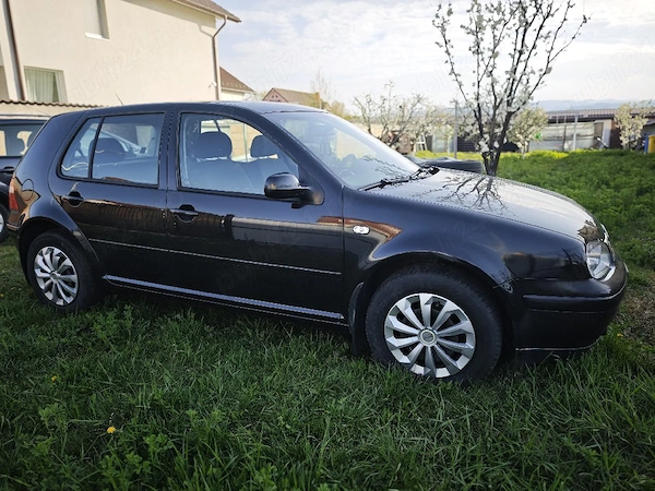 VOLKSWAGEN Golf 2004