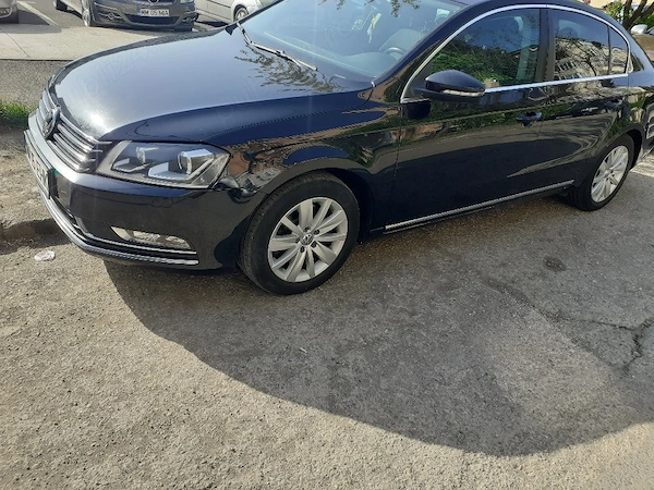 vând volkswagen passat