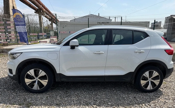 VOLVO XC40 2021 — imagine 8