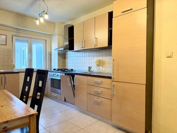 Apartament modern, 3 camere, etajul 6 - zona Aradului — fotografia 3