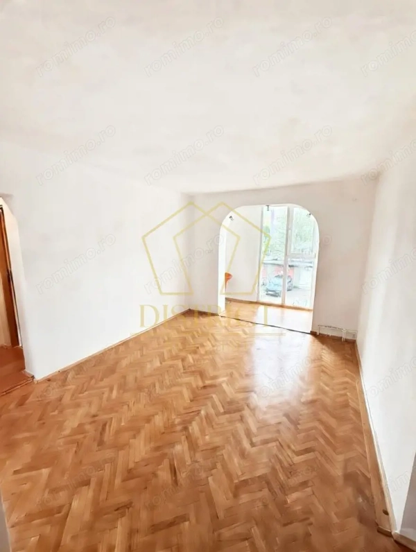Apartament cu 2 camere | Central | Oravita — fotografia 1