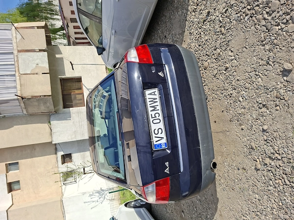 AUDI A4 2002 — imagine 2