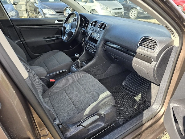 VOLKSWAGEN Golf 2010 — imagine 9