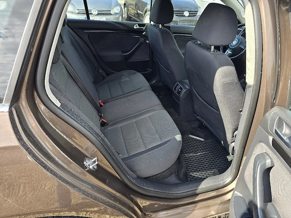 VOLKSWAGEN Golf 2010 — imagine 10
