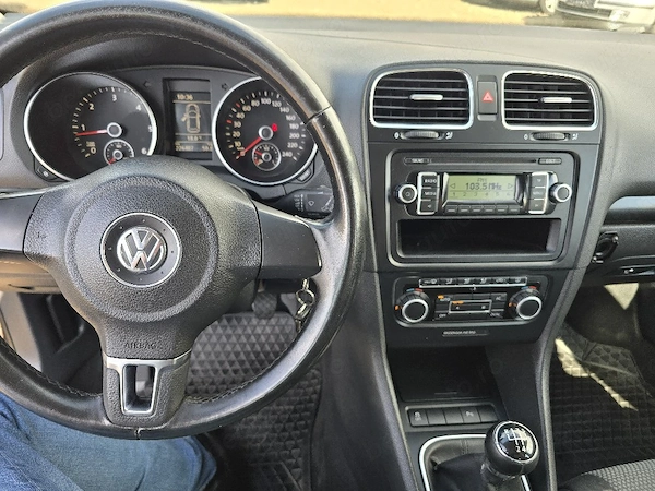 VOLKSWAGEN Golf 2010 — imagine 6