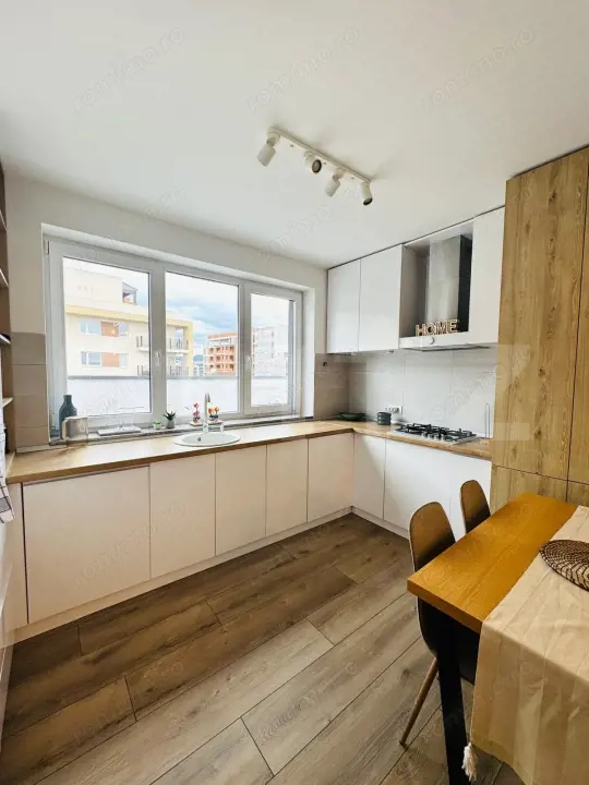 Penthouse de vanzare, 92 mp, zona Tractorul - Coresi — fotografia 3