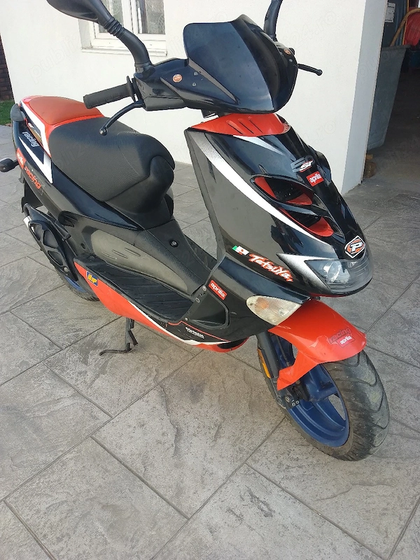 scuter aprilia