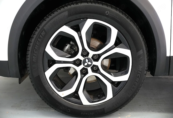 MITSUBISHI ASX 2023 — imagine 12
