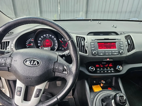 KIA Sportage 2011 — imagine 2