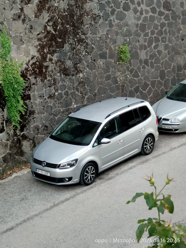 VOLKSWAGEN Touran 2011 — imagine 9
