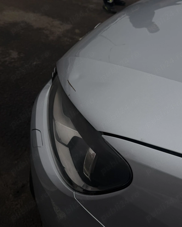 VOLKSWAGEN Touran 2011 — imagine 10