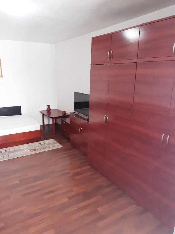 Vand garsoniera decomandata Ostroveni, 35 mp utili, bloc BCA — fotografia 1