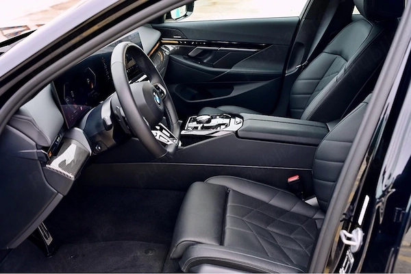 BMW 5 Series 2025 — imagine 10