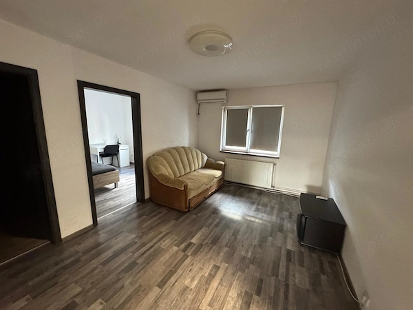 Apartament cu 4 camere in complexul studentesc — fotografia 1