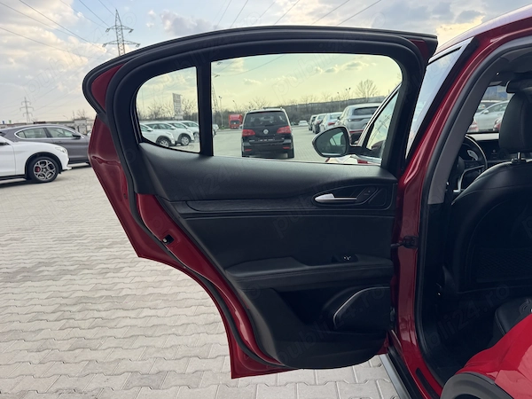 ALFA ROMEO Stelvio 2019 — imagine 19