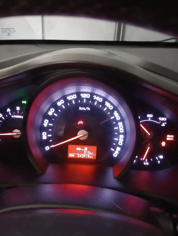 KIA Sportage 2011 — imagine 2