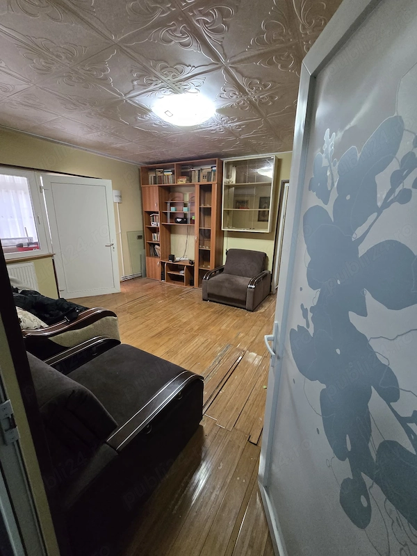 ULTIMUL PREȚ! Apartament 2 camere, etaj 2, centrală, termopan, mobilat, Motru, Gorj — fotografia 3