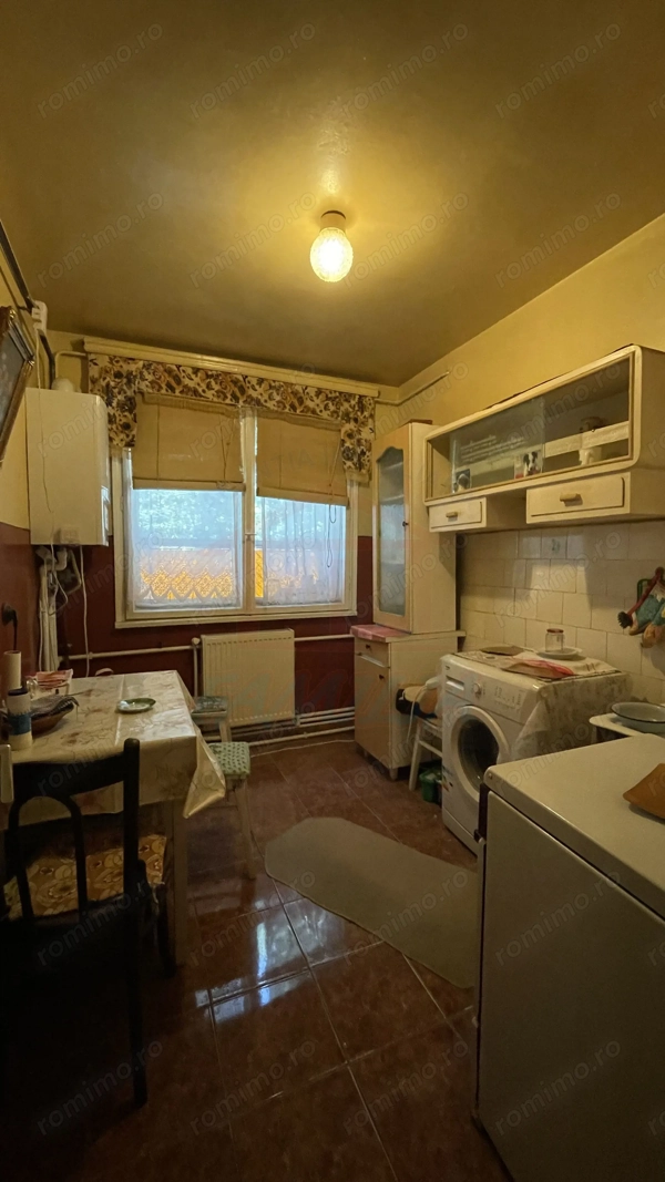 De vanzare apartament cu 3 camere semi. in Galati, Centru, etaj 4 — fotografia 1