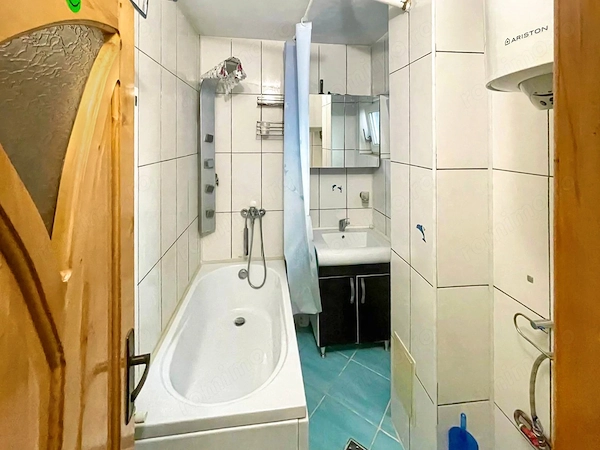 De vanzare, apartament 3 camere decomandat, Piata Sarbilor — fotografia 3