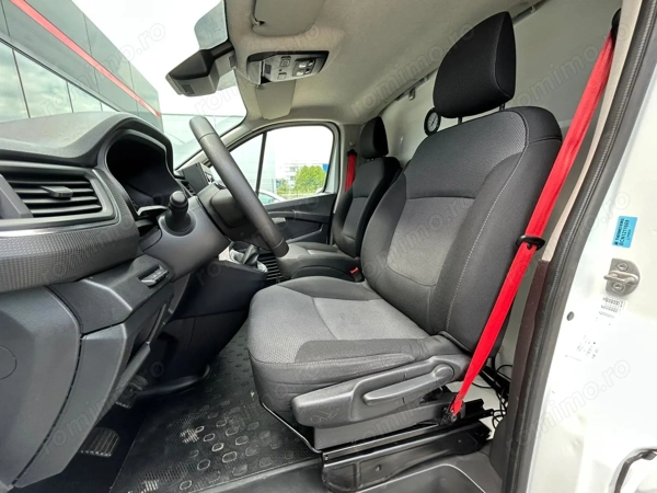 RENAULT Trafic 2023 — imagine 12