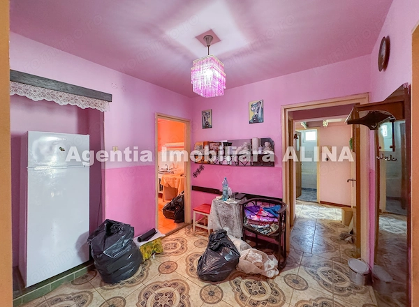 De vanzare, Apartament 4 camere + Boxa, in Deva, zona Licee, Str. Titu Maiorescu, 93 mp, etaj 3 — fotografia 3
