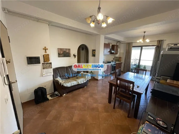 Et 1 Ap 3 Camere Parcare Boxa Depozitare Golden Rose — fotografia 1