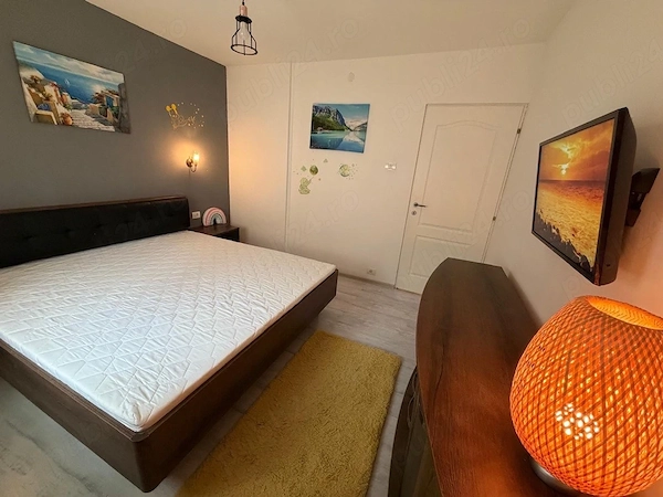 Apartament 3 camere, 2 bai, etaj 1, Maracineni blocuri, zona Zaris