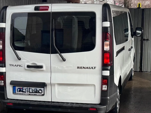 RENAULT Trafic 2023 — imagine 2