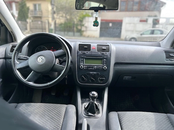 VOLKSWAGEN Golf 2005