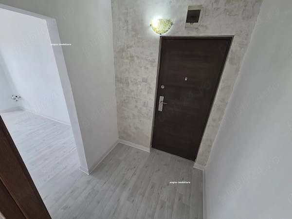 Apartament 2 camere de vanzare — fotografia 1