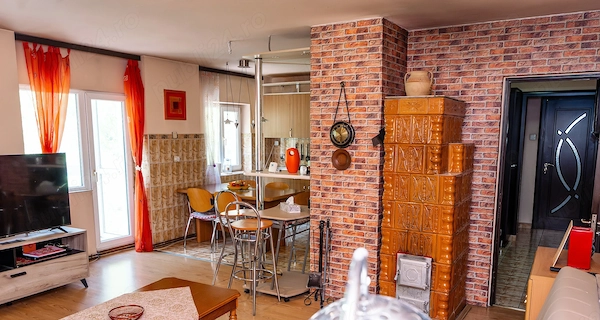 INVESTIȚIE apartament 3 camere, 75 mp + boxă 18 mp, 2 băi, 2 balcoane Băile Herculane — fotografia 1