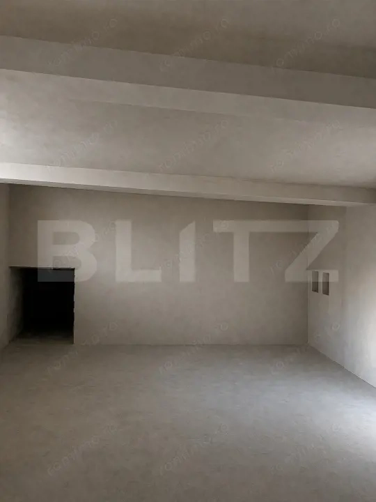 Apartament de 2 camere, demisol, zonă centrală — fotografia 3