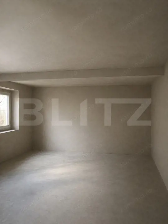 Apartament de 2 camere, demisol, zonă centrală — fotografia 1