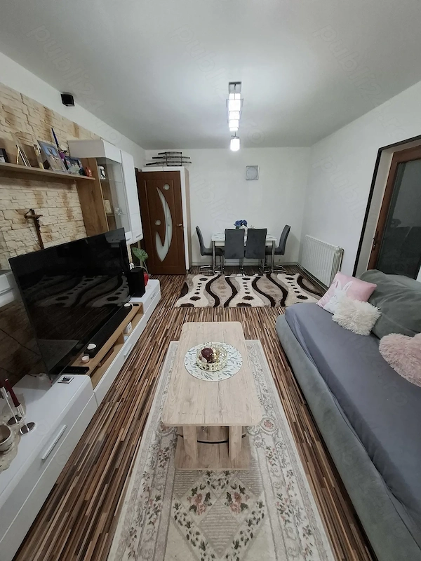 Vând apartament 2 camere confort 1 semidecomandat ocupabil imediat — fotografia 1