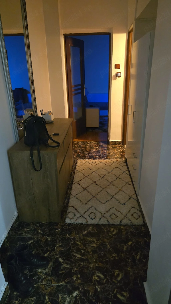 Vand apartament,3 camere,Bl F3 Sc A,Et 3 — fotografia 1