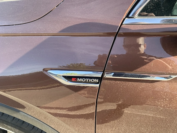 VOLKSWAGEN Tiguan 2018 — imagine 3