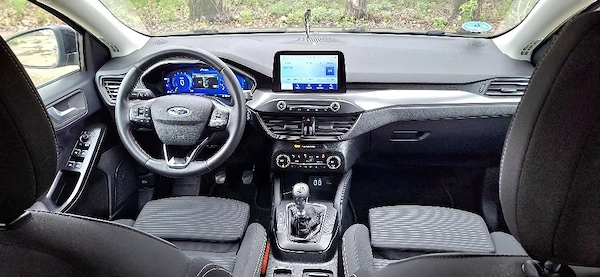 FORD Focus 2022 — imagine 5