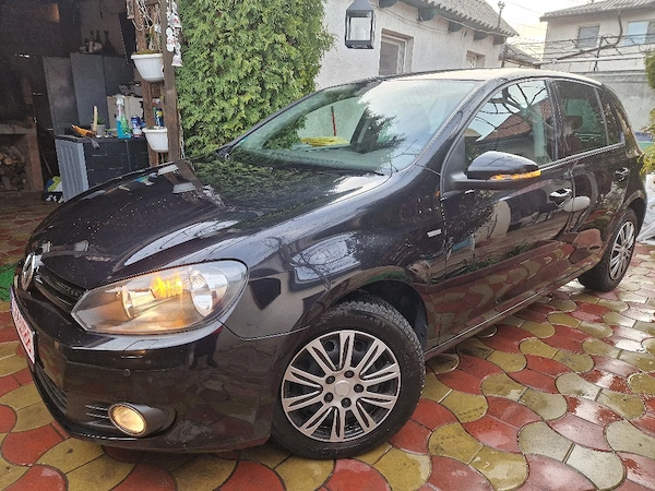VOLKSWAGEN Golf 2012