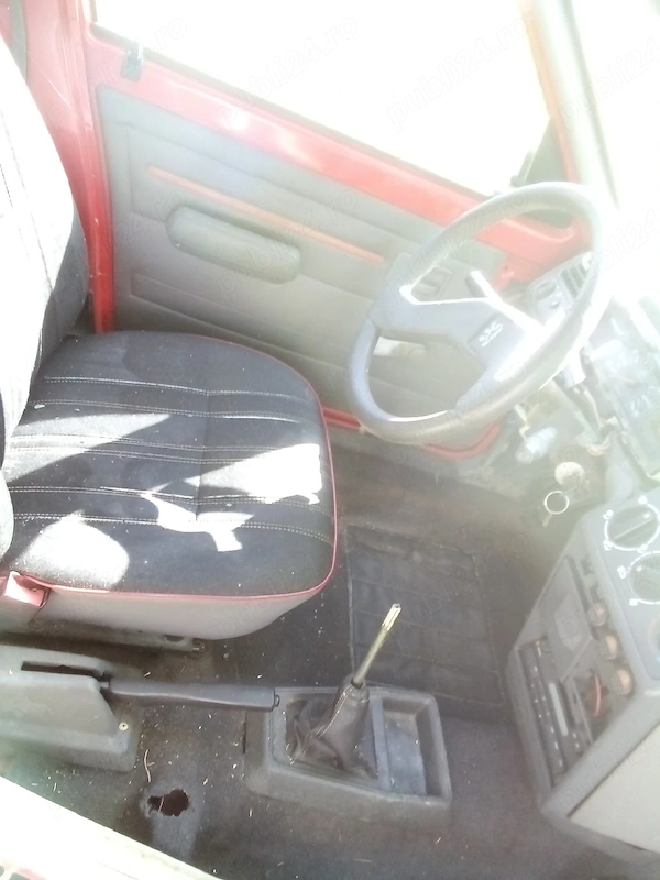Peugeot 205, Caroserie completa,4 uși, fără motor, cutie.